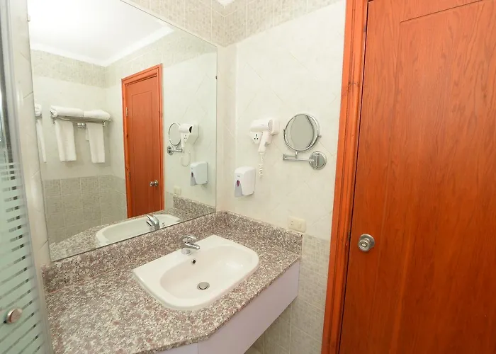 Savanna Empire Spa & Resort Szálloda 4*