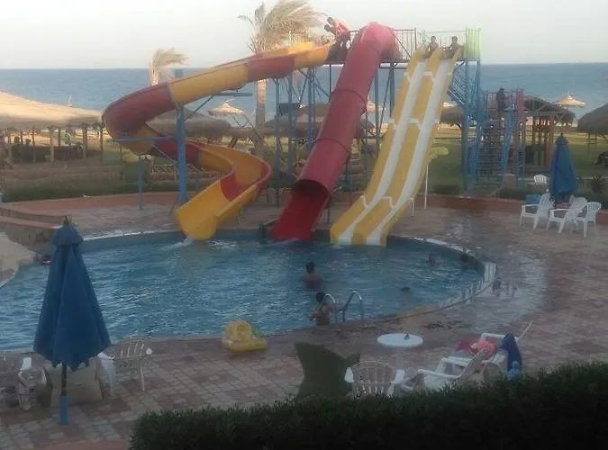 Savanna Empire Spa & Resort Ataqah